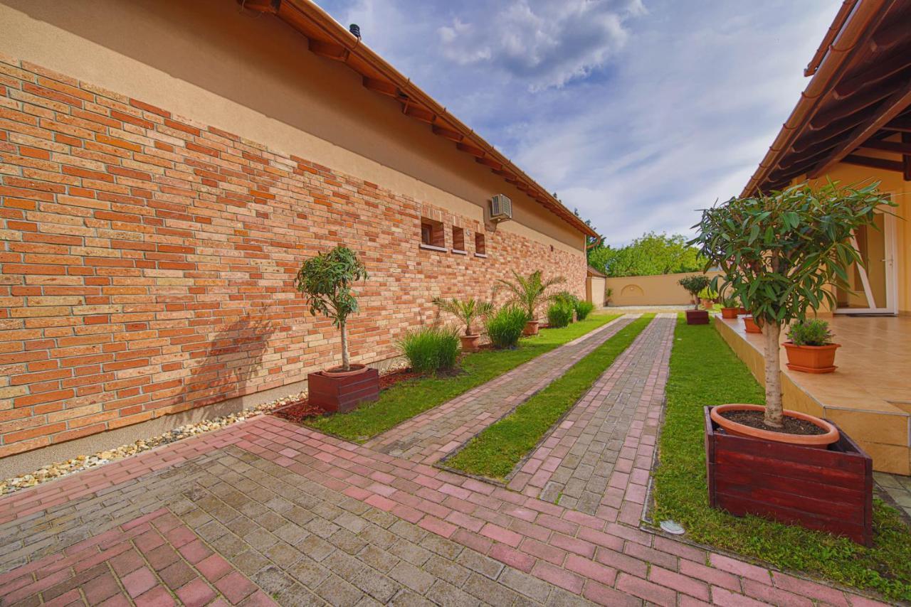 Kálvin utcai Apartmanok Hajduszoboszlo Exterior foto