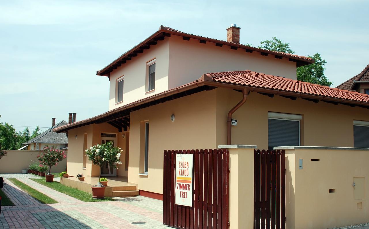 Kálvin utcai Apartmanok Hajduszoboszlo Exterior foto